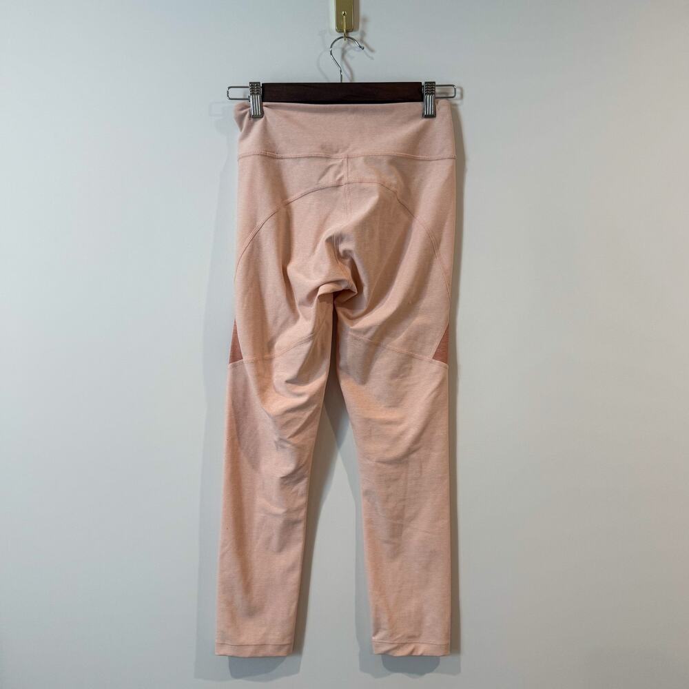 Outdoor Voices 3/4 Warmup Leggings Pink Colorblock XS Athletic Pants EUC - Picture 4 of 5